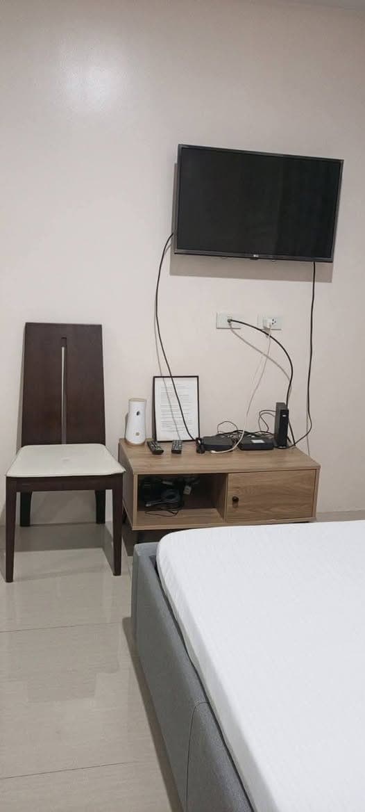 Affordable Fully Furnished Combined Studio Unit For Rent (37.38sqm) - photo 4