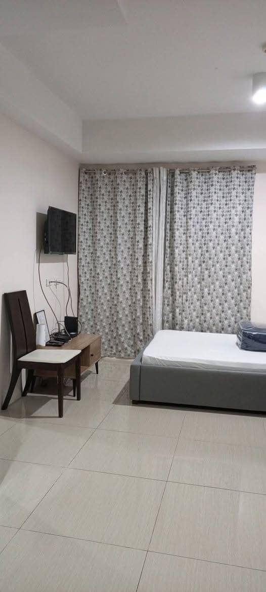 Affordable Fully Furnished Combined Studio Unit For Rent (37.38sqm) - photo 5