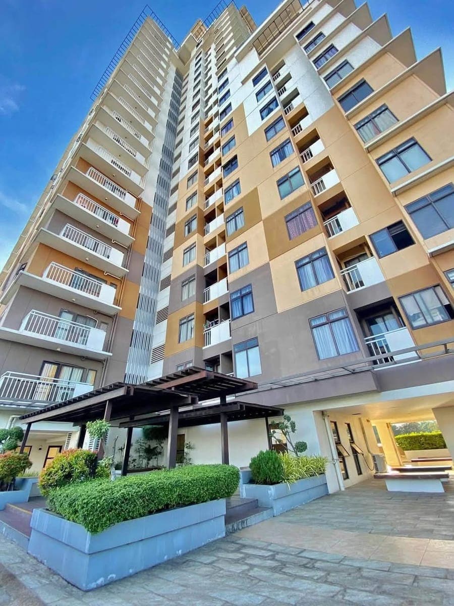 🏢✨Furnished Studio Unit with Balcony ✨🏢 - photo 1