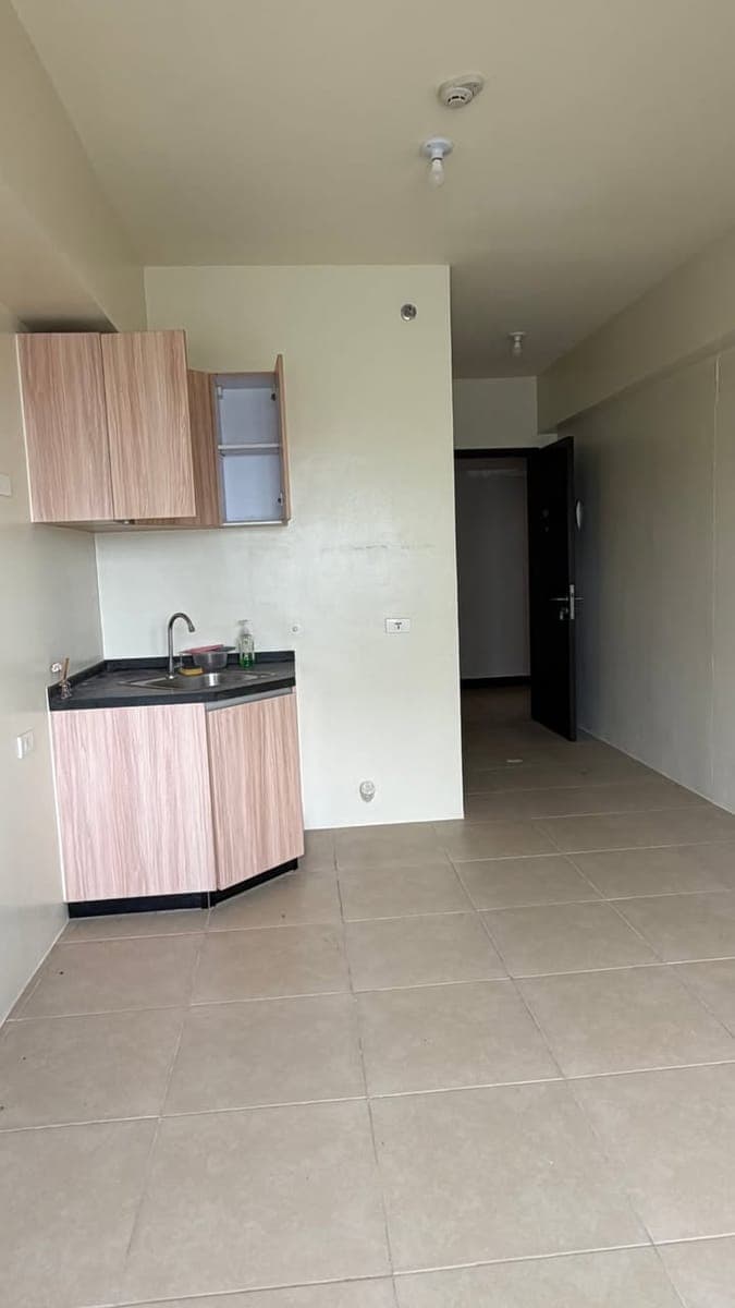 **FOR RENT  NEAR SM NORTH AND WALKING DISTANCE TO TRINOMA..** - photo 4