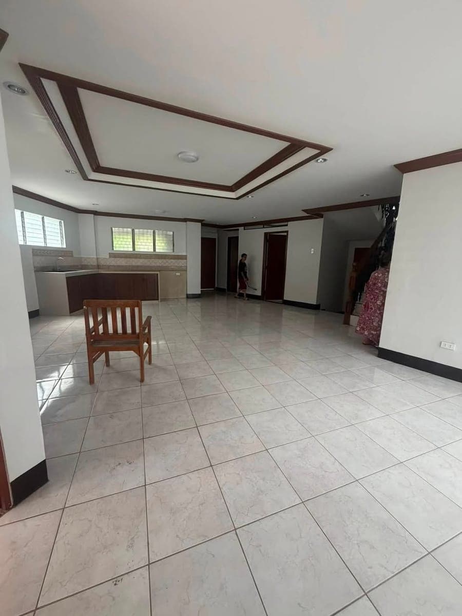 🏡 𝐇𝐎𝐔𝐒𝐄 𝐅𝐎𝐑 𝐑𝐄𝐍𝐓 𝐈𝐍 𝐁𝐀𝐍𝐀𝐖𝐀, 𝐂𝐄𝐁𝐔 𝐂𝐈𝐓𝐘 🏡 - photo 1