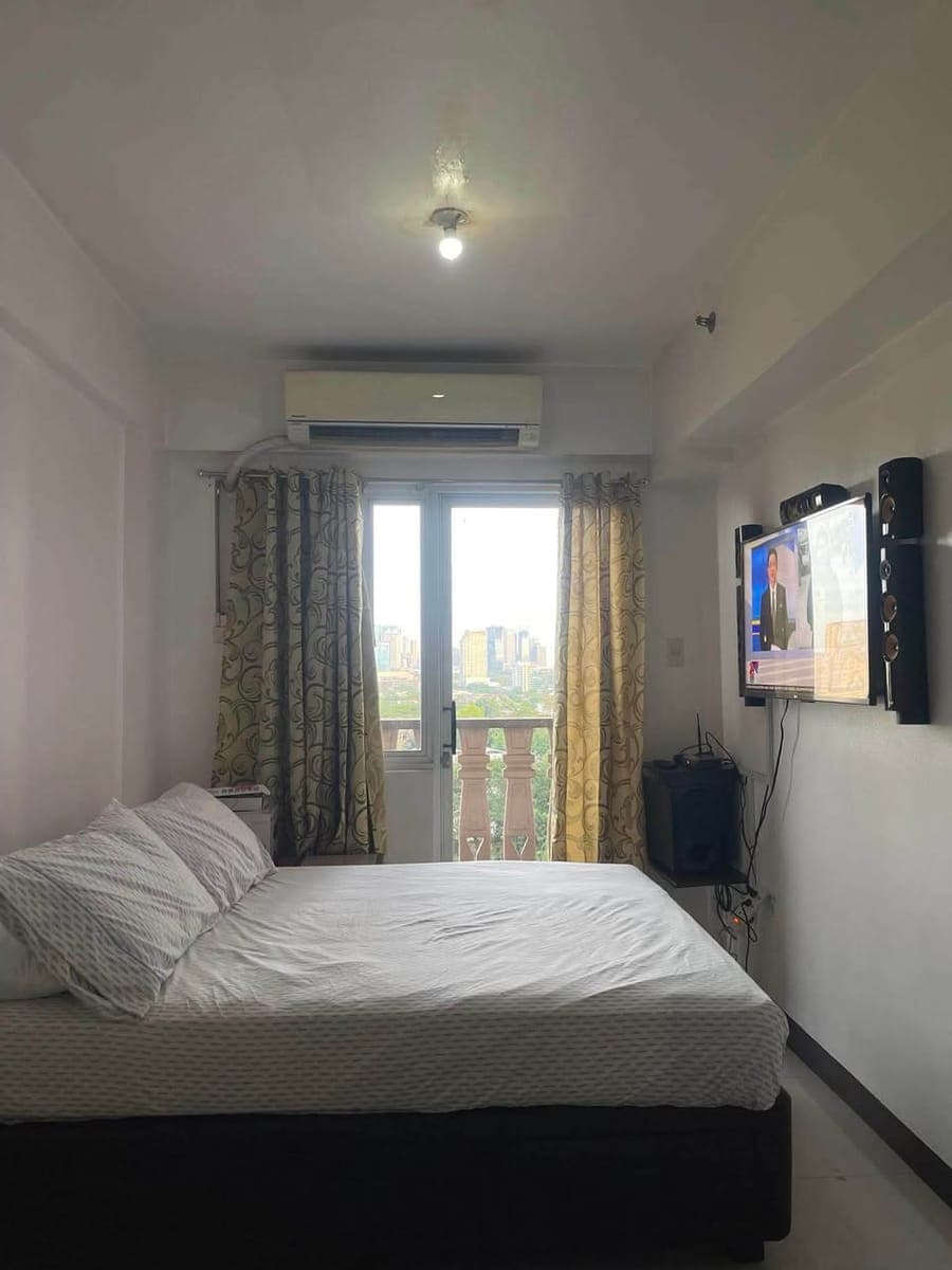 CONDO FOR RENT | PINE CREST, NEW MANILA - photo 1