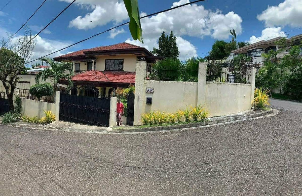 House with pool inside Ma.Luisa Banilad for Sale/Rent!!! - photo 1