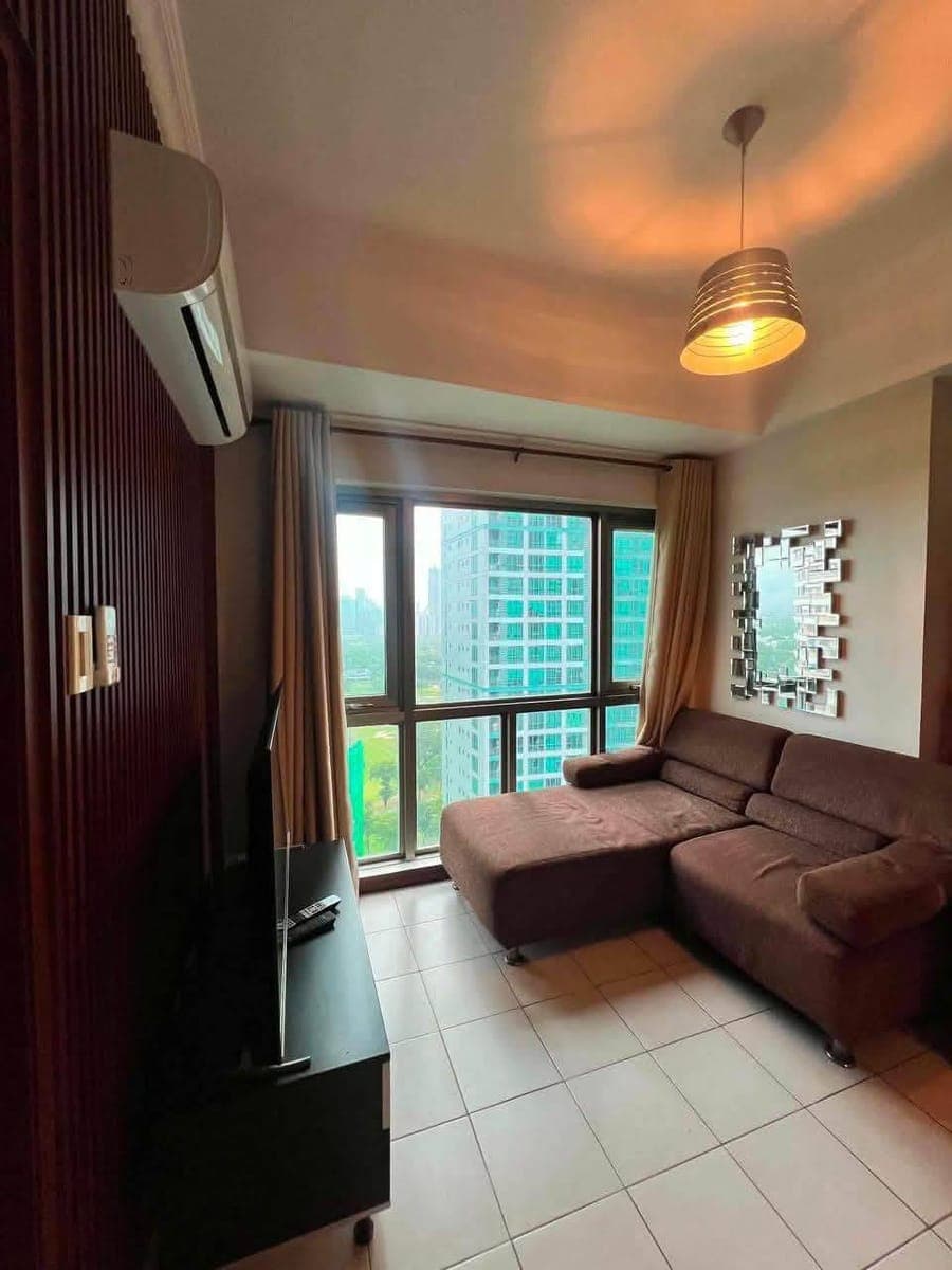 For Lease 1 Bedroom Forbeswood Parklane BGC near St Luke’s Hospital - photo 3