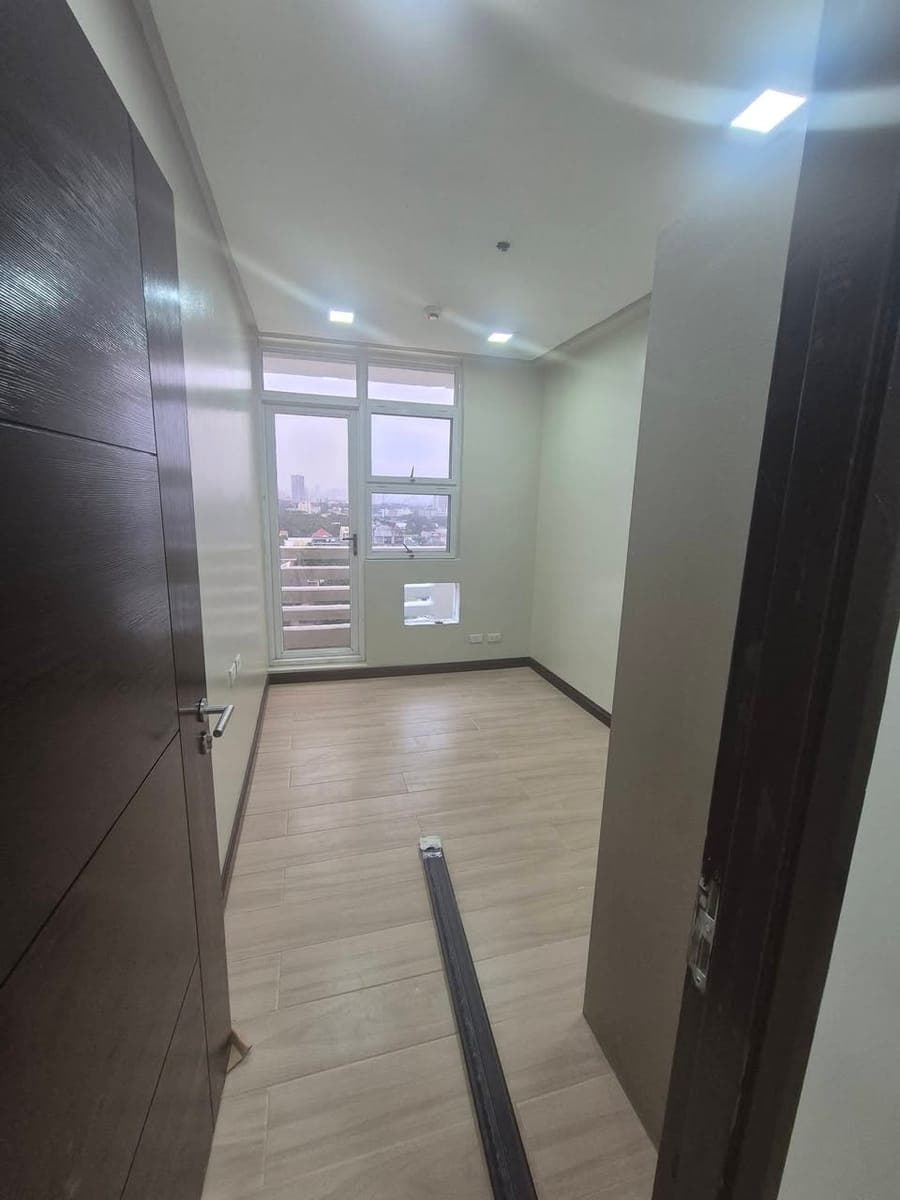 2 Bedroom Condo For Rent - photo 4