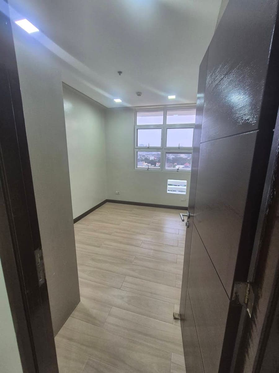 2 Bedroom Condo For Rent - photo 5