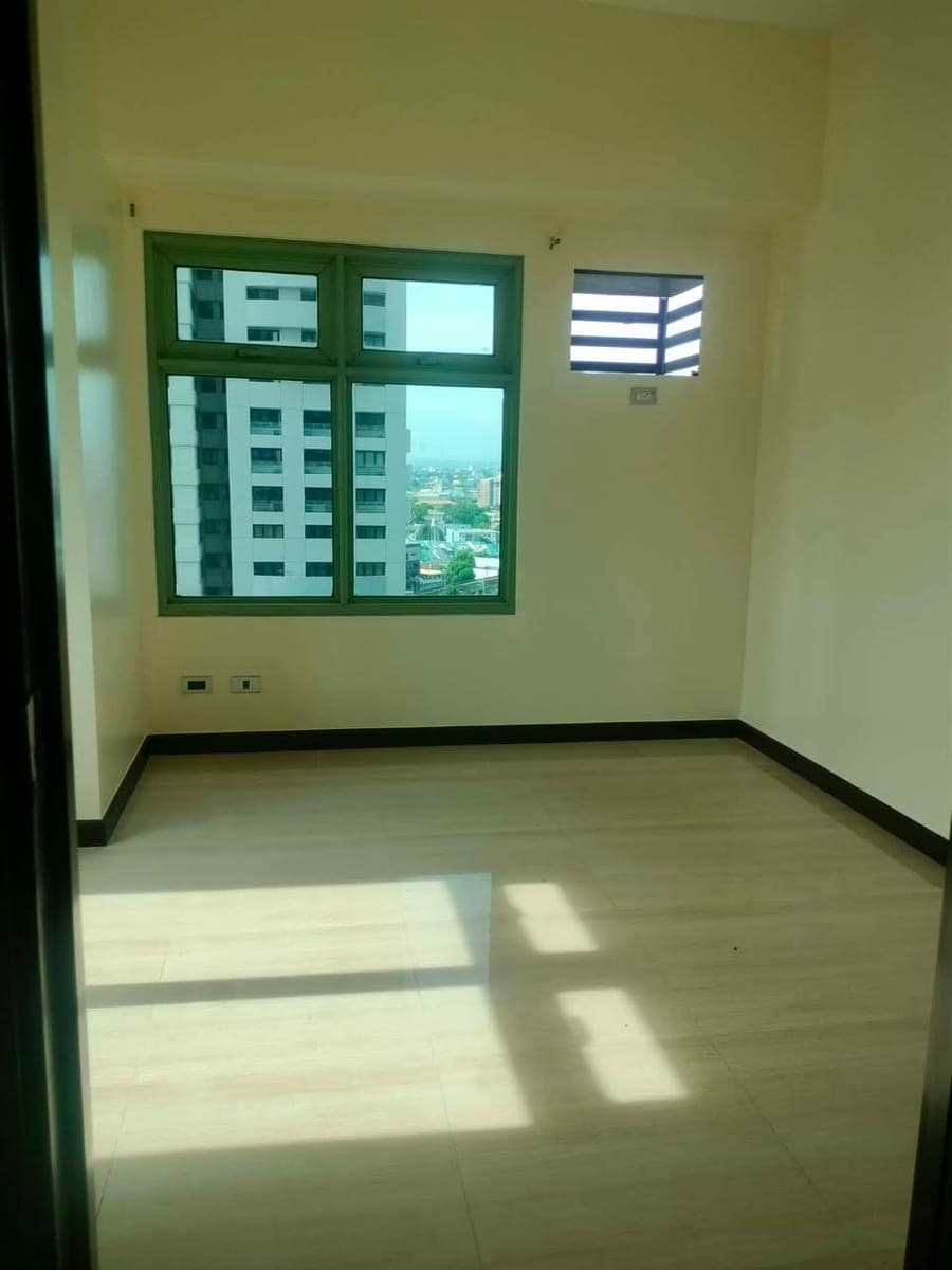 For Rent : The Magnolia Residences Tower B 15th Floor, Aurora Blvd. Cor. Doña Hemady - photo 3