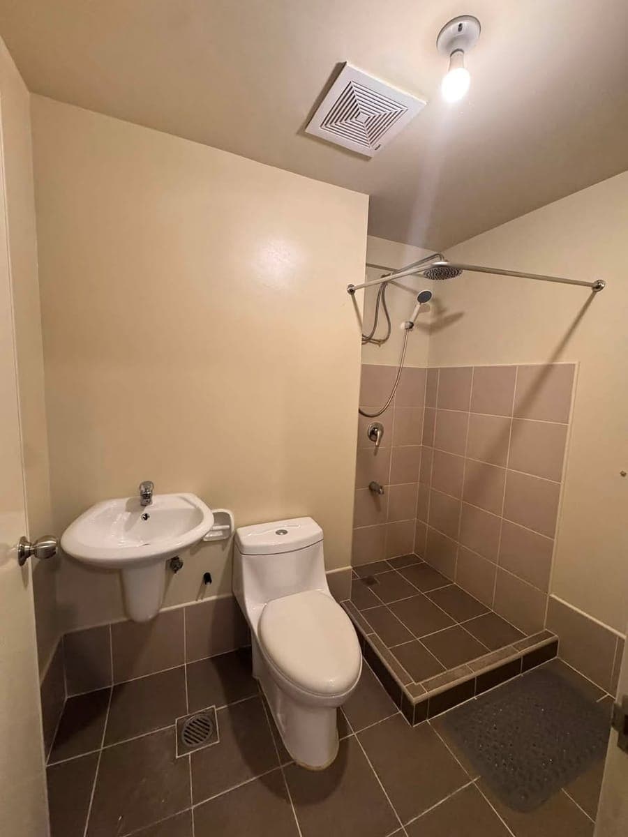🏙️ 1BR Condo for Rent at Avida Towers Turf Tower 2 – BGC - photo 4