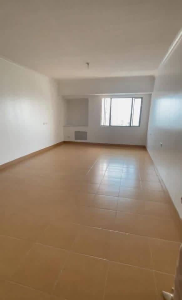 FOR RENT‼️BARE UNIT‼️SOUTH INSULA - photo 2