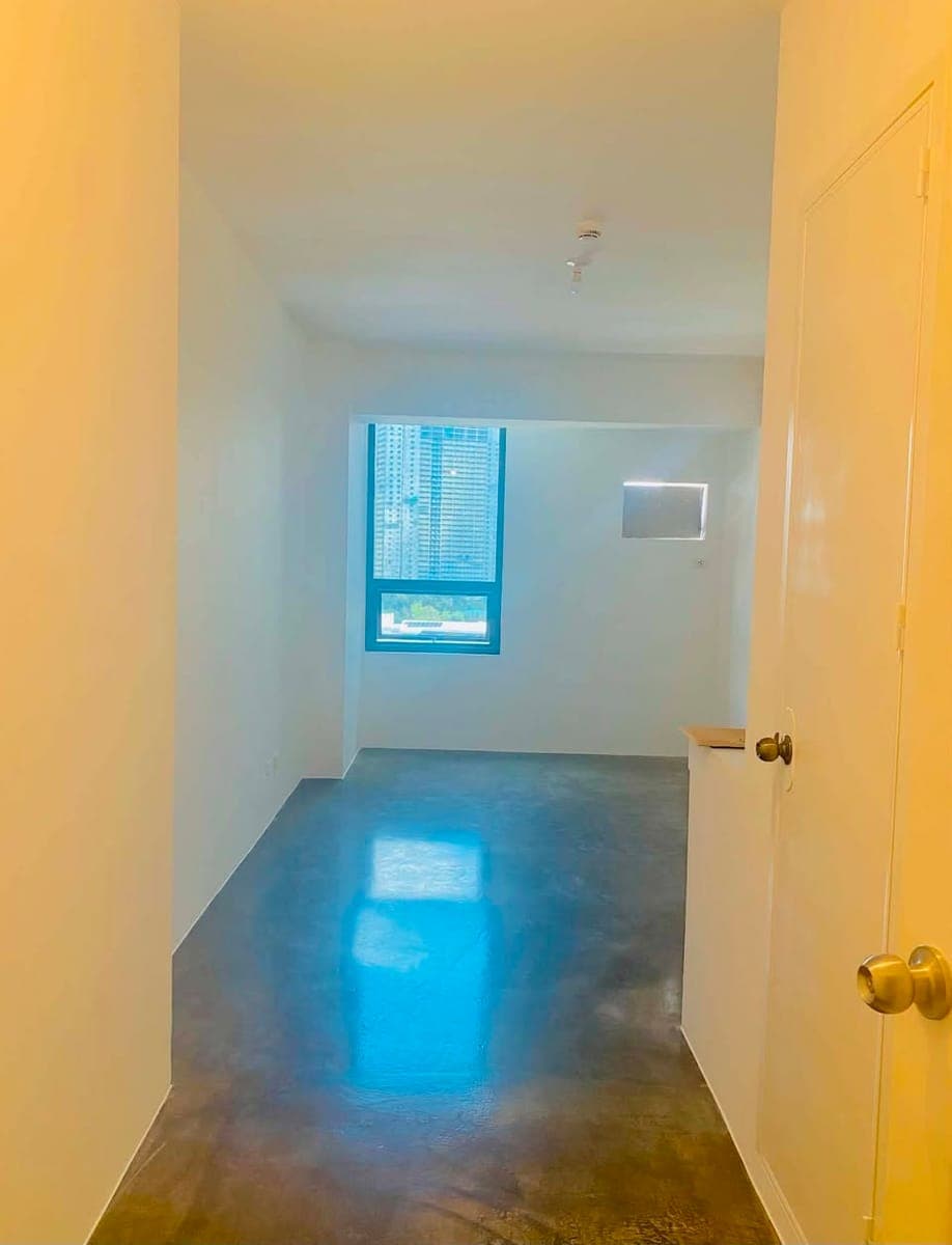 For Rent: 1st userr!Bare Studio Unit at Bloq Sikatuna but owner is willing to furnish it. - photo 4
