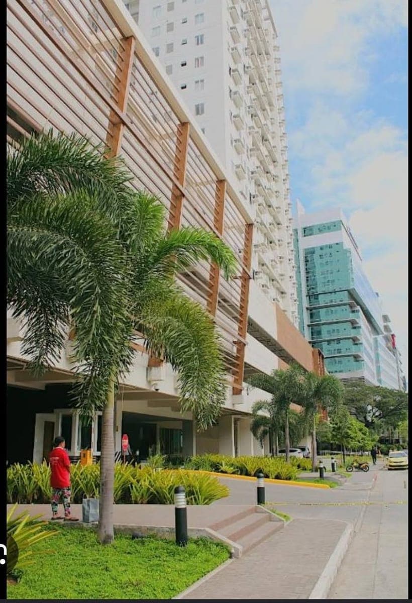 🏙️ FOR RENT — Studio-Type Unit in Avida Tower 1, IT Park Cebu City Across Sugbo Mercado - photo 1