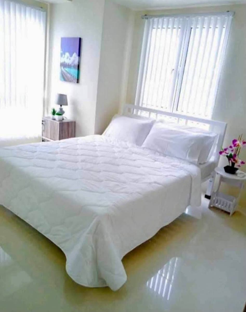 Condo Unit for Rent in BGC - photo 2