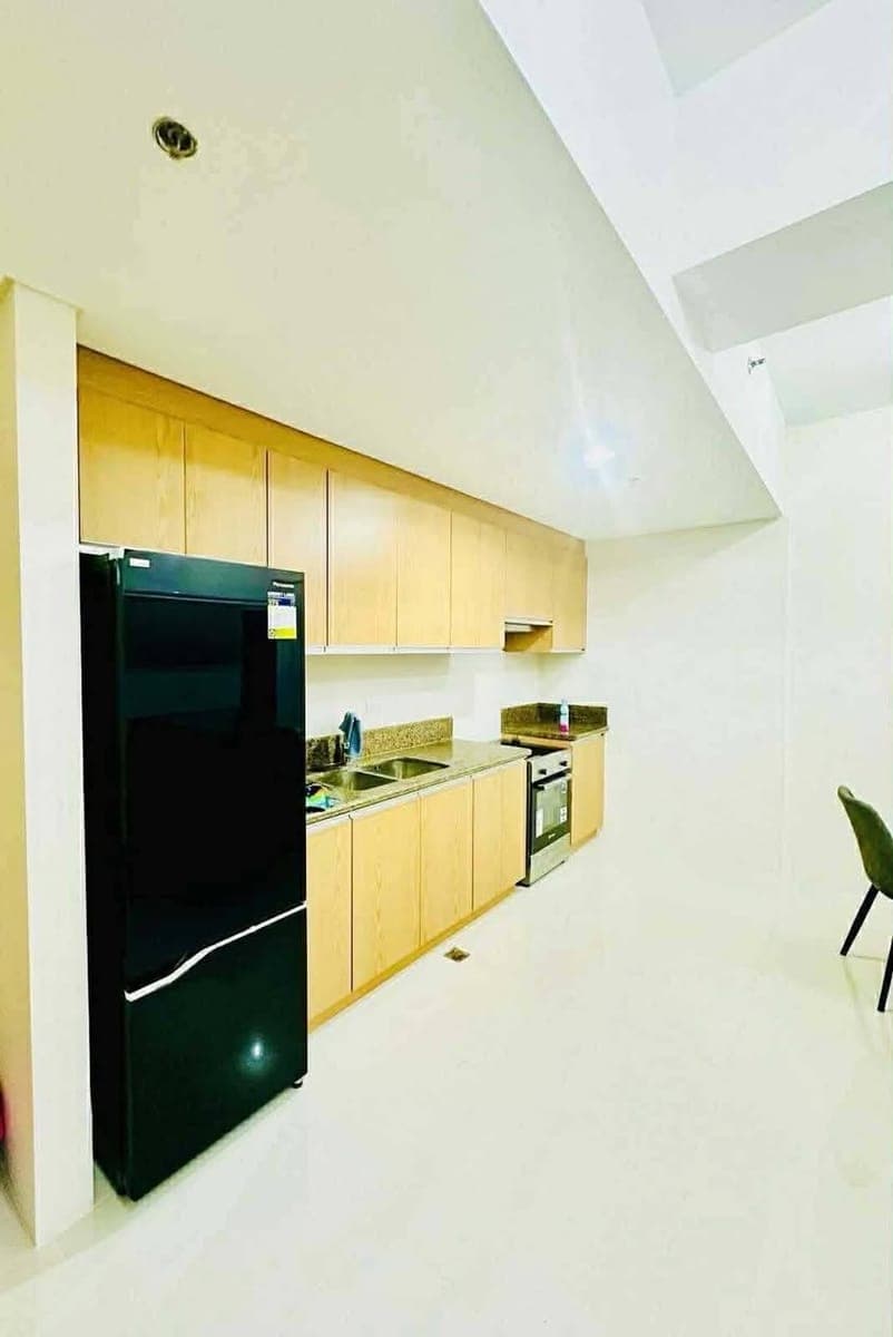 Park Avenue, The Big Apple, BGC for Rent - photo 3