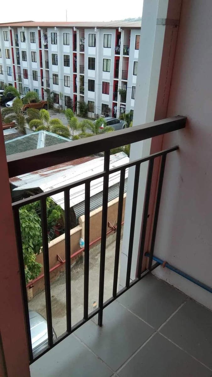 condo for rent Studio unit near schools ,malls ,banks ,markets and near entrance gate semi furnished... - photo 4