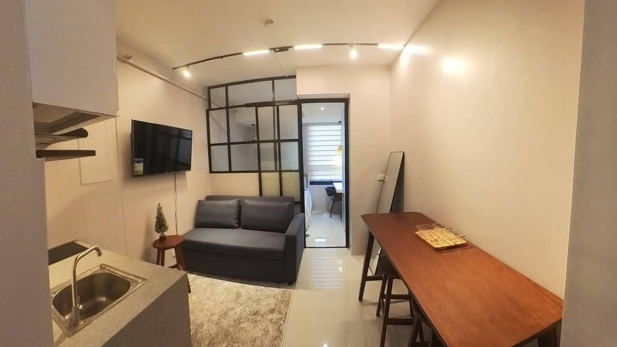 BRAND NEW (looking for the 1st tenant) Chic studio living in Bloq Sikatuna 15th floor— modern finish... - photo 2