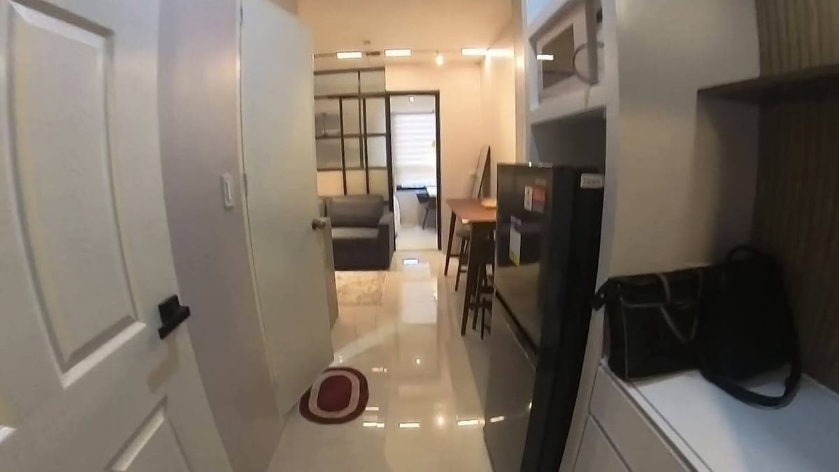 BRAND NEW (looking for the 1st tenant) Chic studio living in Bloq Sikatuna 15th floor— modern finish... - photo 4
