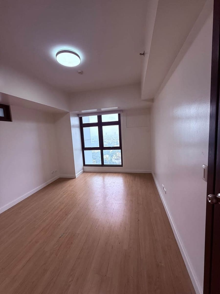 1BR FOR LEASE HIGH PARK TOWER 2 - photo 1