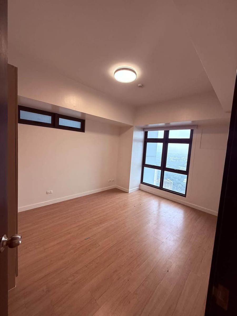 1BR FOR LEASE HIGH PARK TOWER 2 - photo 5