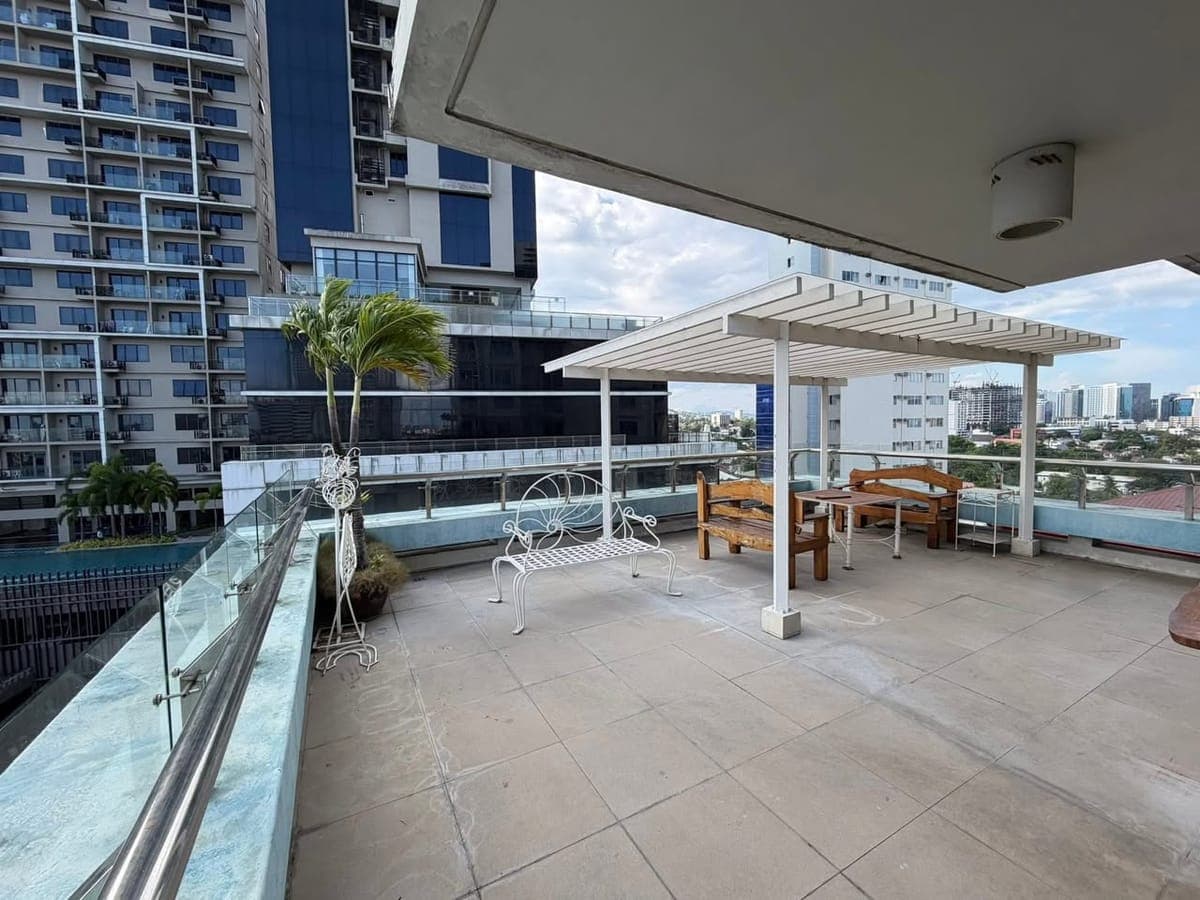 Spacious Balcony 1 Bedroom Unit @Baseline Center, Cebu City - photo 3