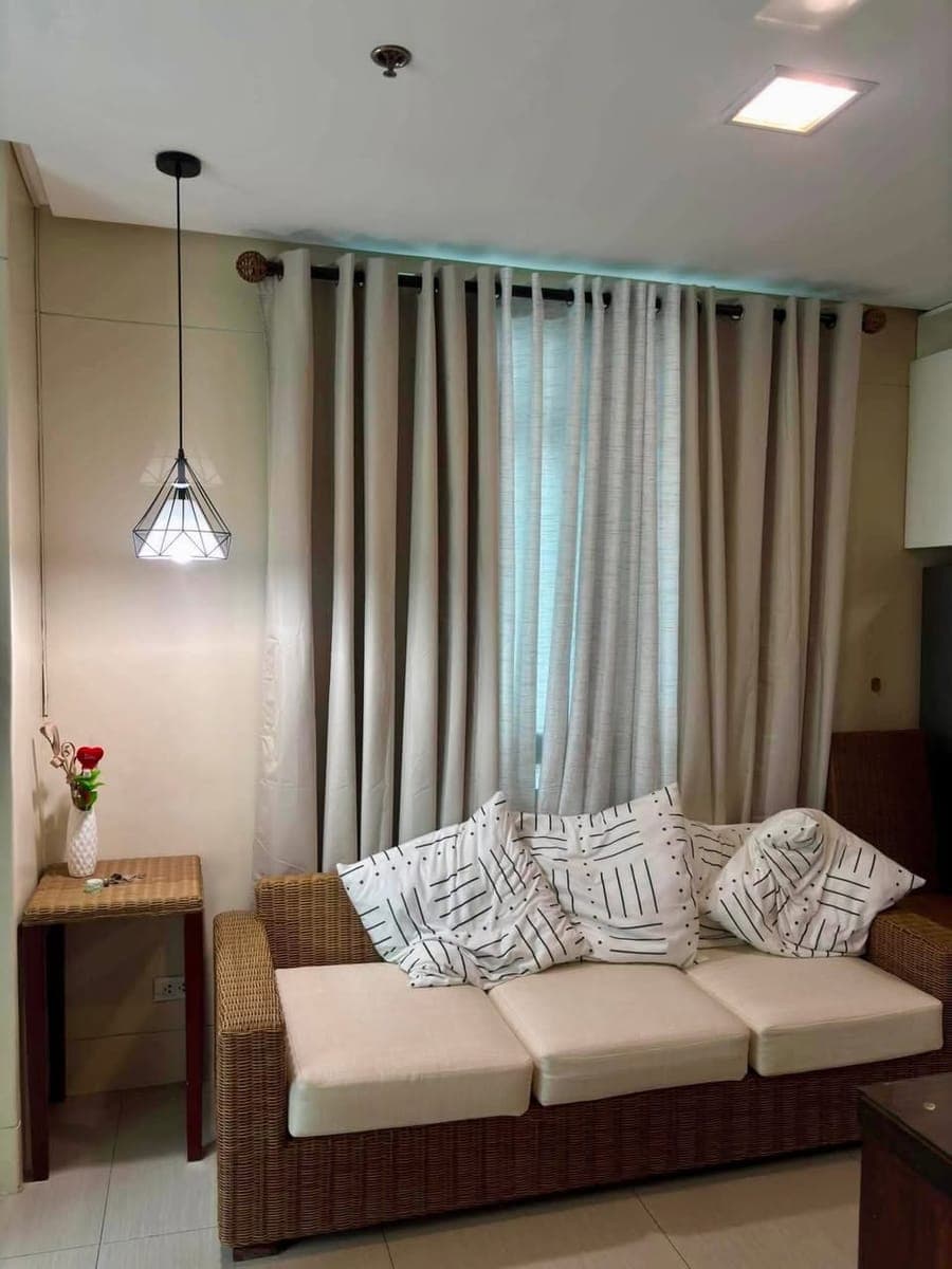 Spacious Balcony 1 Bedroom Unit @Baseline Center, Cebu City - photo 4