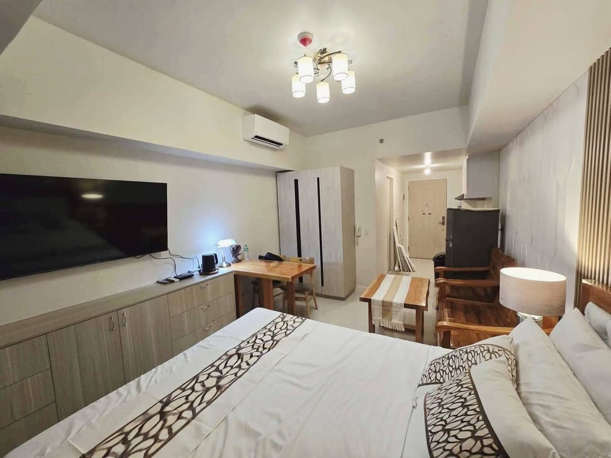 🏙️ FOR RENT: Fully Furnished Studio Unit at Mandani Bay Tower 2 | ₱30,000/Month Inclusive of Condo Dues - photo 2