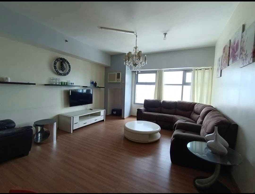 •  FOR RENT!  Available now in Ermita Manila. - photo 1