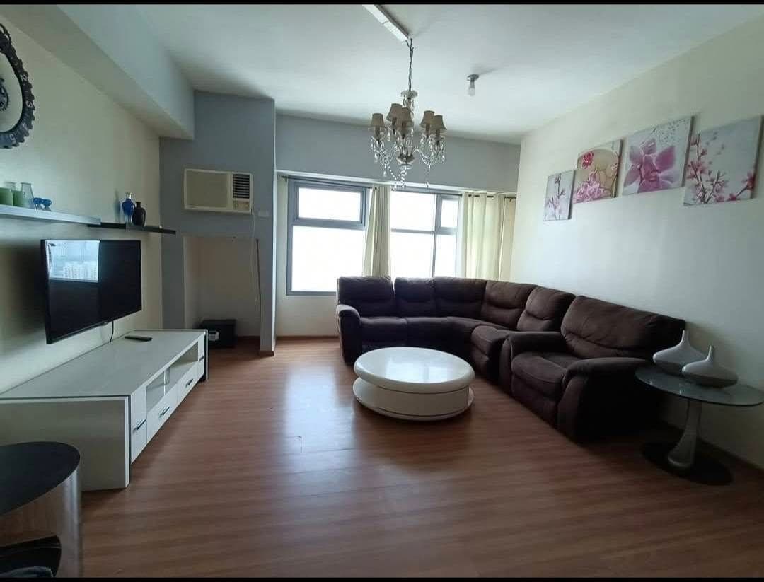 •  FOR RENT!  Available now in Ermita Manila. - photo 2