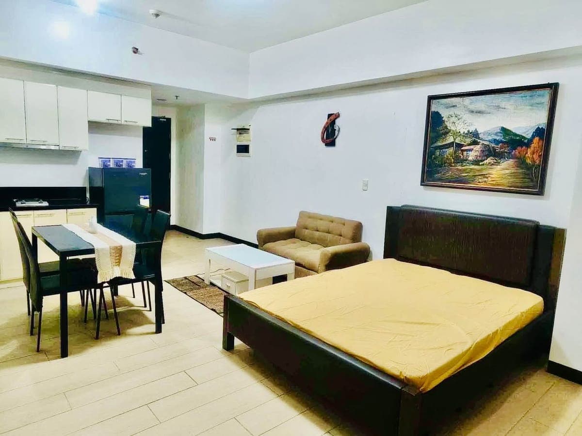 Studio Condo for Rent in BGC - photo 1