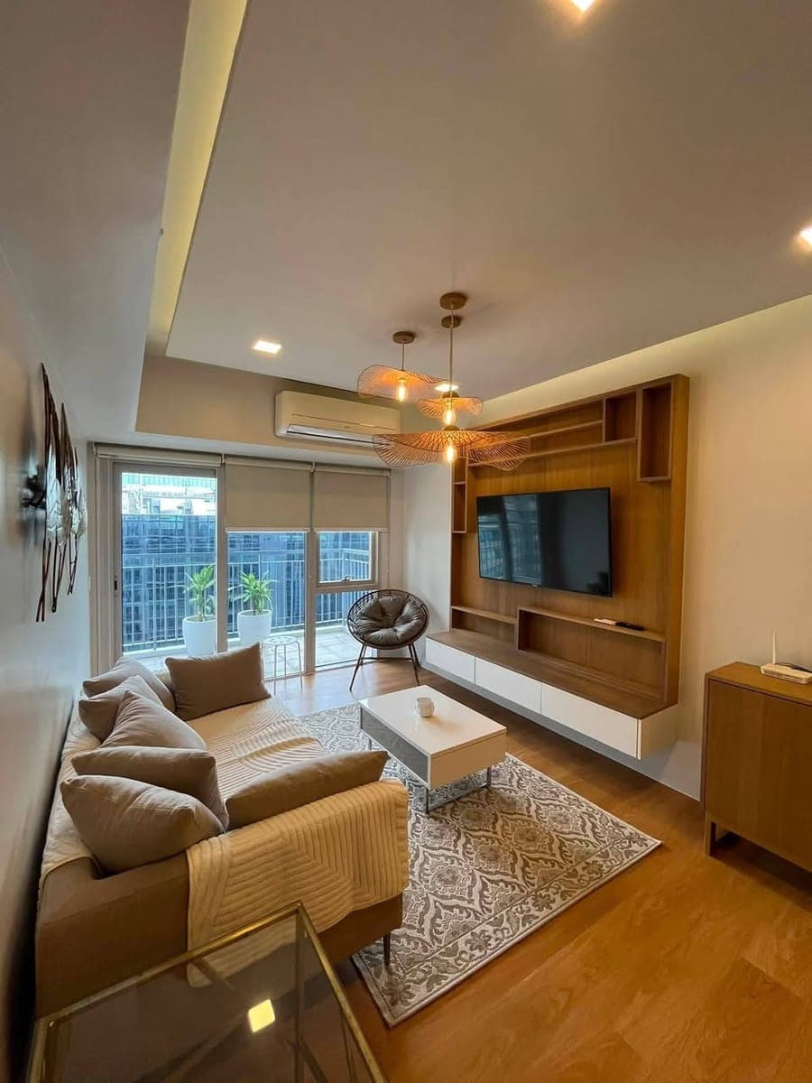For Lease - photo 1