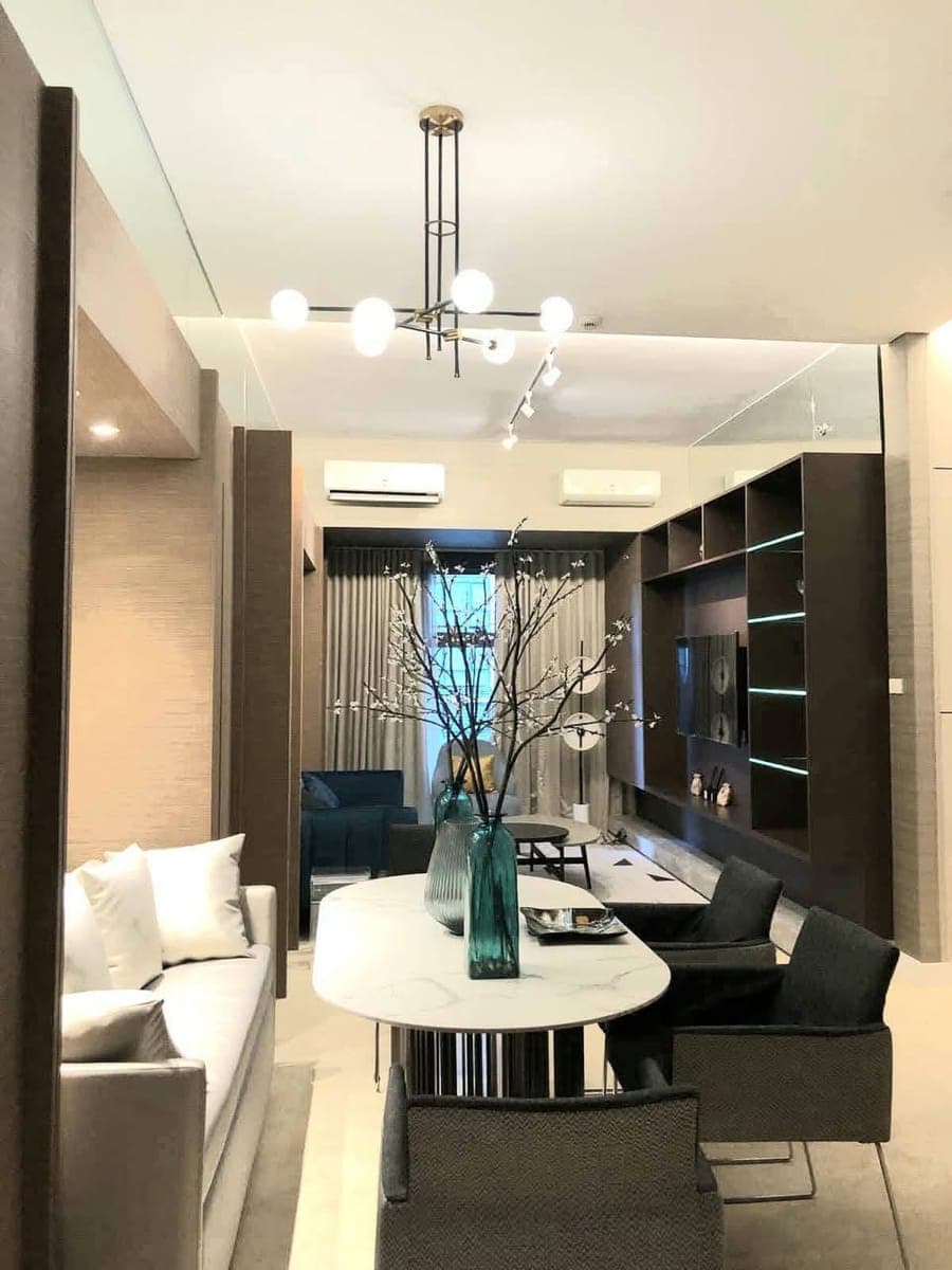 FOR RENT grand hyatt BGC Condo - photo 2
