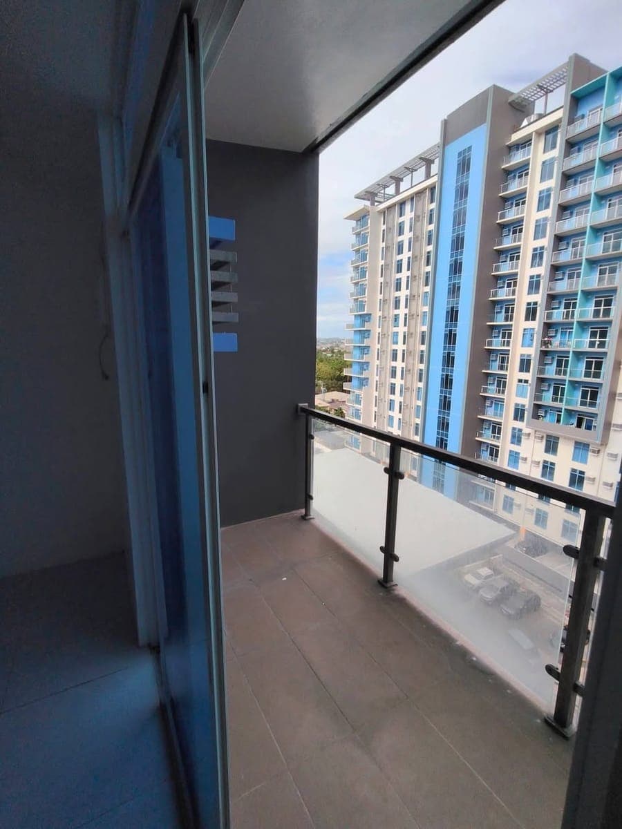 For Rent: Studio Unit with Balcony Mivela Garden Residences - photo 1