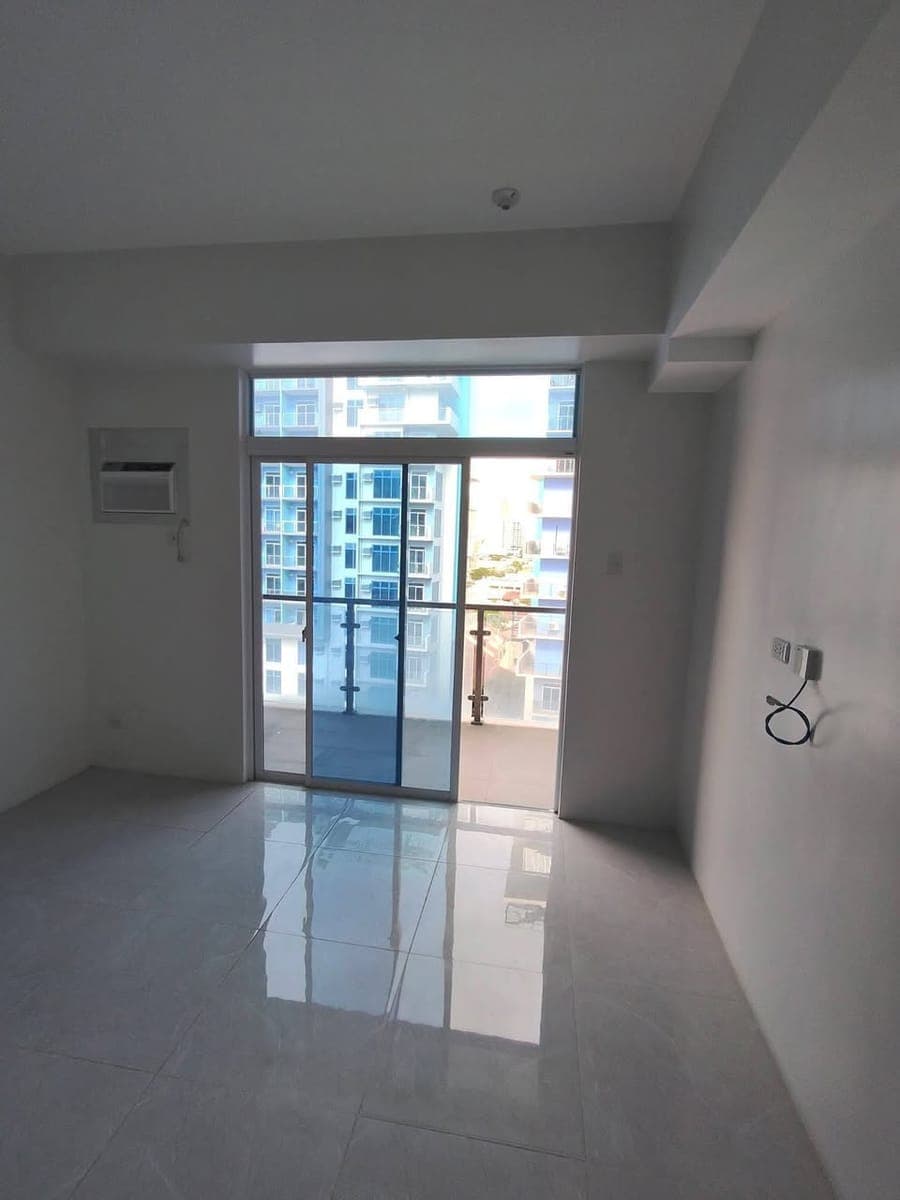 For Rent: Studio Unit with Balcony Mivela Garden Residences - photo 4