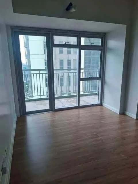 For Lease - photo 4