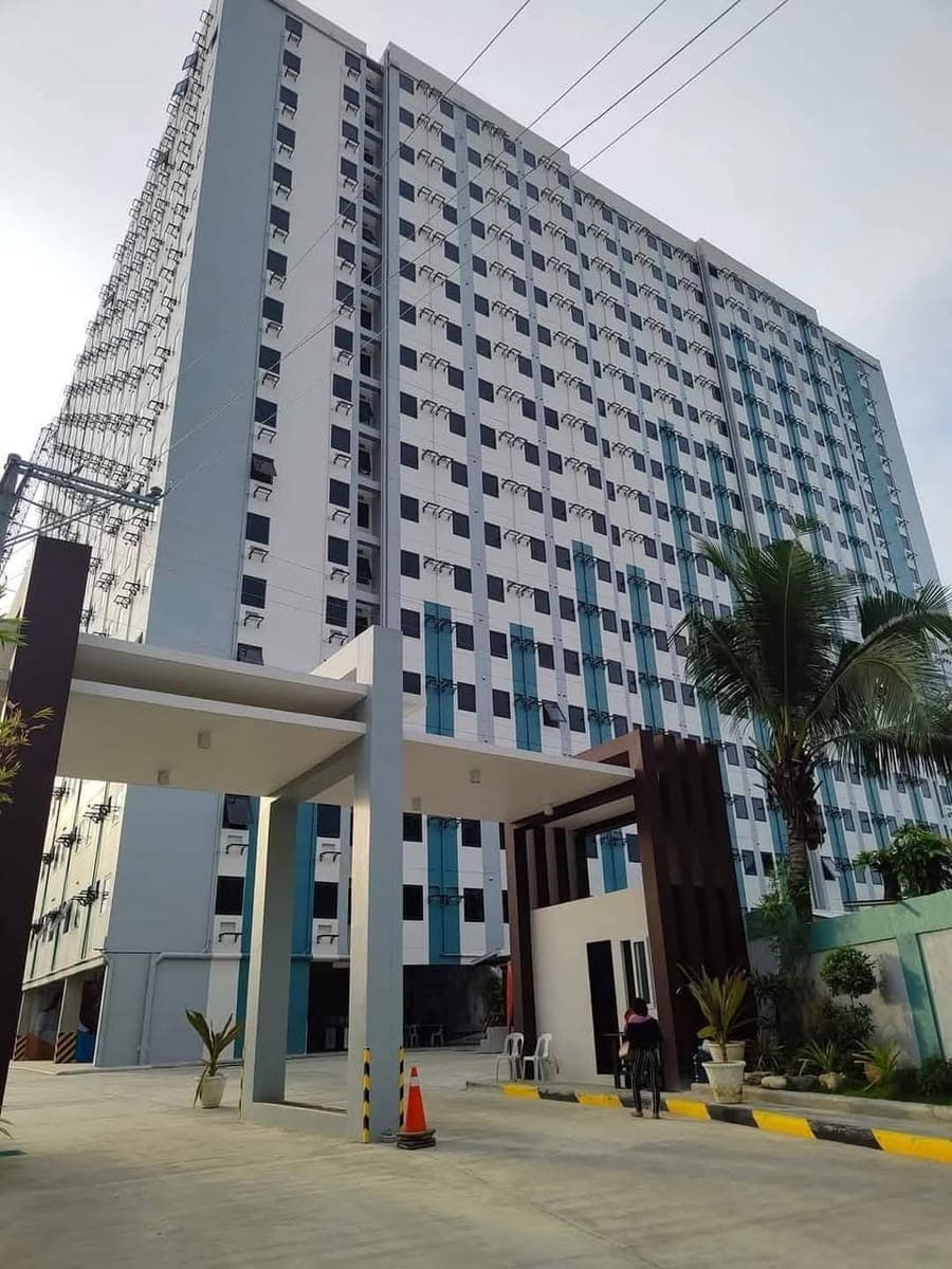 🏙️ FOR RENT: 2-Bedroom Condo – Urban Deca Homes Banilad - photo 1