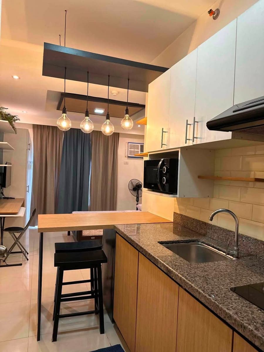 ✨ FOR RENT – Furnished Studio Unit with Balcony ✨ - photo 2
