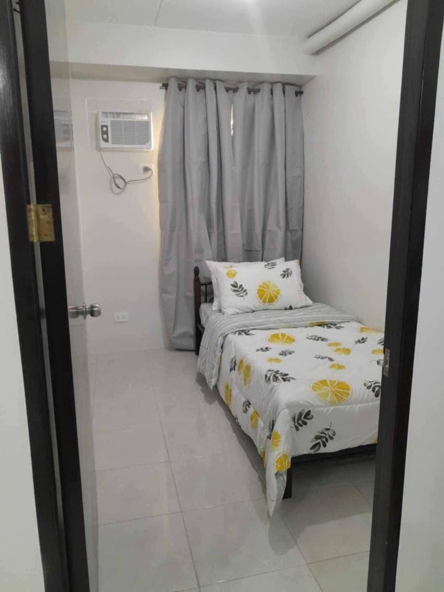 FOR RENT – DECA BANILAD CONDO - photo 3
