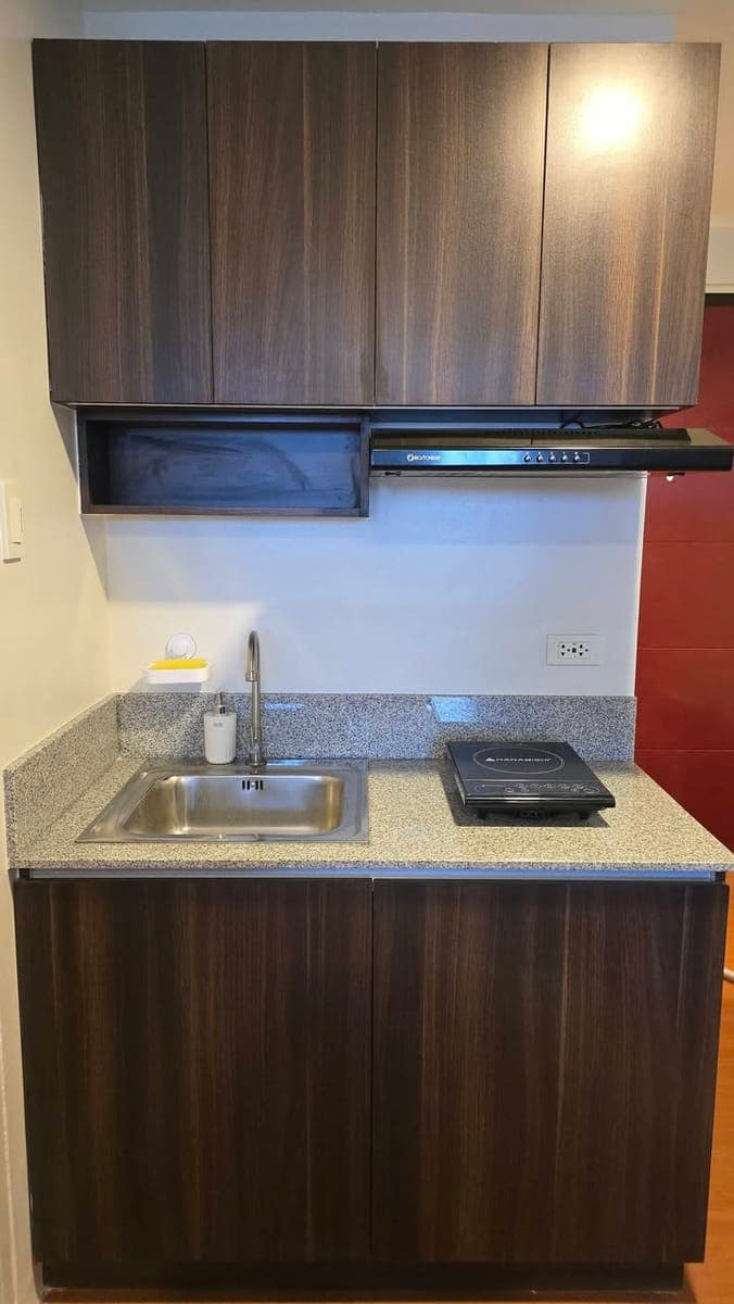 Dorm Space Available for Female Students or Rent the whole unit - photo 1