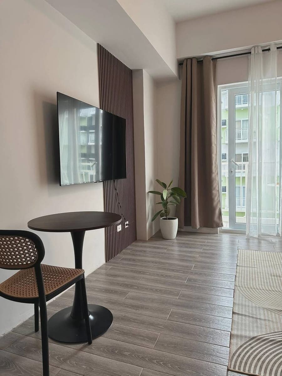 Cozy Studio with Pool View - photo 3
