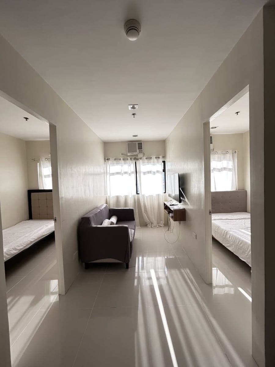 2BR CONDO UNIT AVAILABLE – FULLY FURNISHED 🏡 - photo 1