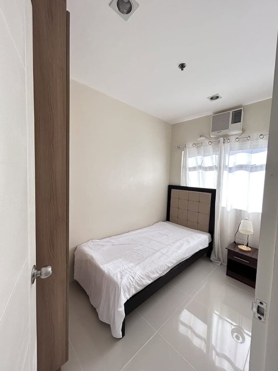 2BR CONDO UNIT AVAILABLE – FULLY FURNISHED 🏡 - photo 2