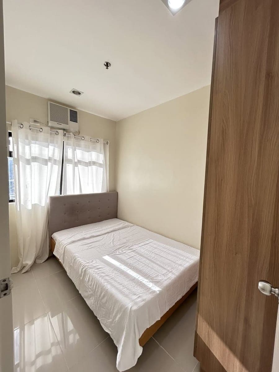 2BR CONDO UNIT AVAILABLE – FULLY FURNISHED 🏡 - photo 3
