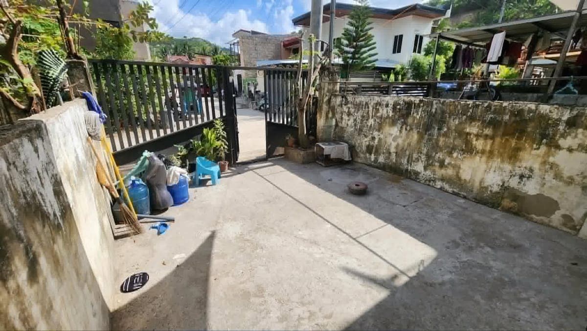 2BR House for Rent Villa Evita Subdivision Minglanilla Call or Text 09205561401 - photo 4
