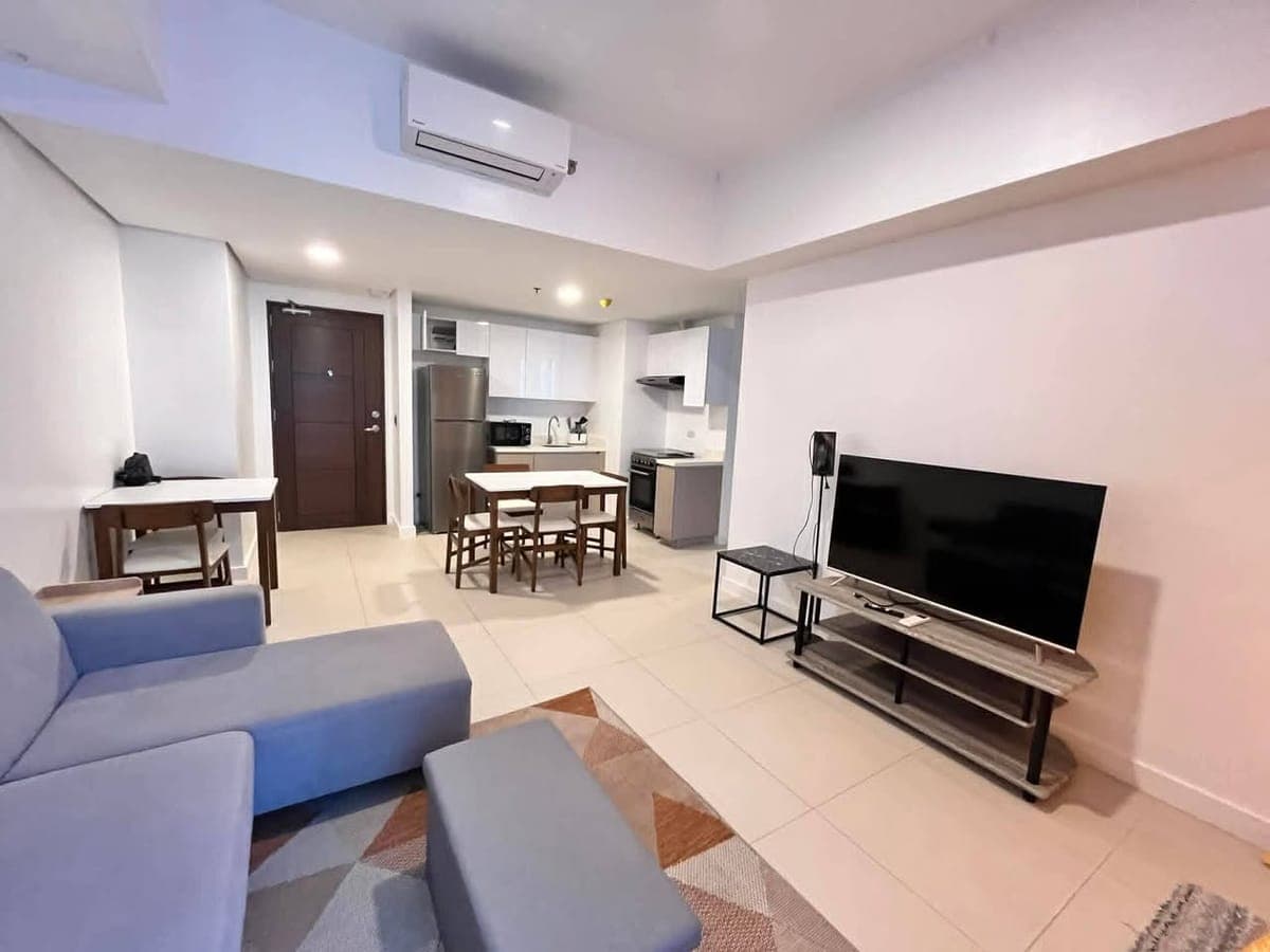 🔥 FOR RENT | 1BR Condo with Balcony at 38 Park Avenue, Cebu IT Park 🔥 - photo 1