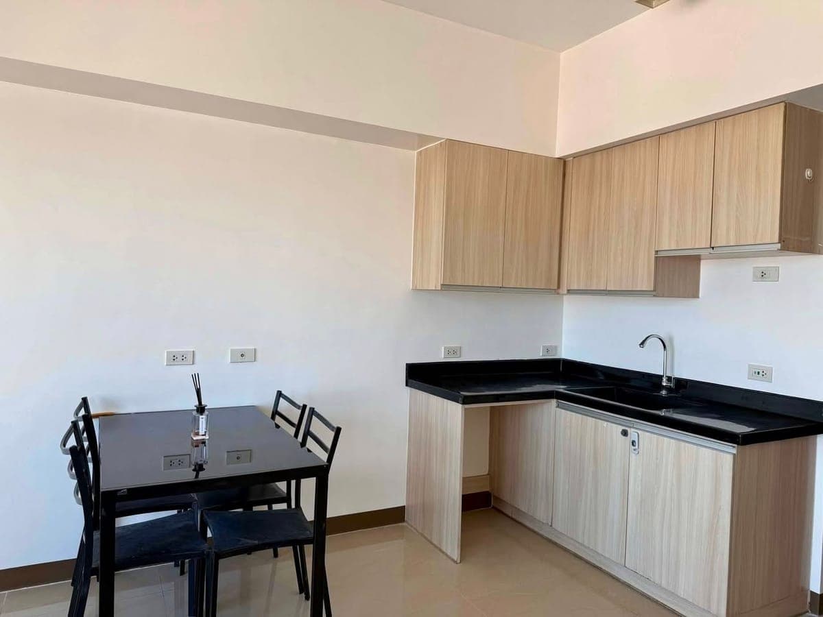 FOR RENT:  BARE STUDIO UNIT at ₱12,000/mo. - photo 1