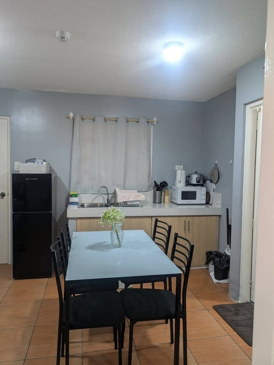 Fully Furnished 2-Bedroom Condo for Rent – San Remo Oasis, City di Mare - photo 1
