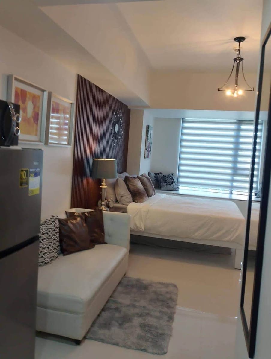 ✨ STUDIO UNIT FOR RENT – HIGH FLOOR SEAVIEW LIVING! 🌊🏙️ - photo 3