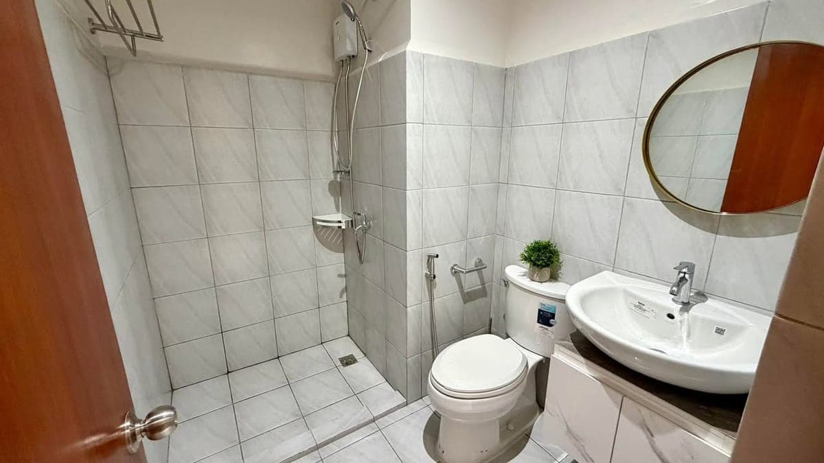 ✨ FOR RENT | Newly Renovated Fully Furnished Studio Unit - photo 4