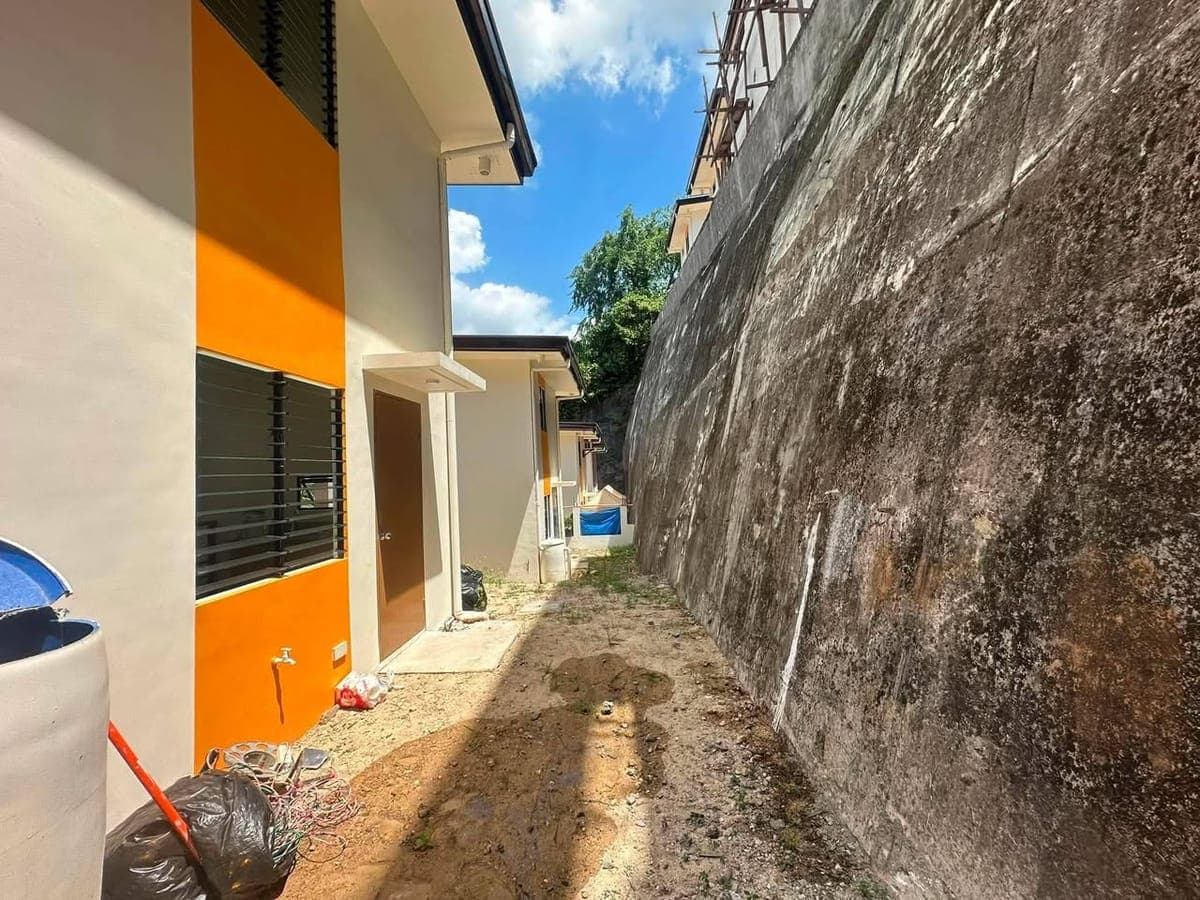 FOR RENT – Brand New and Single Detached House & Lot - photo 3