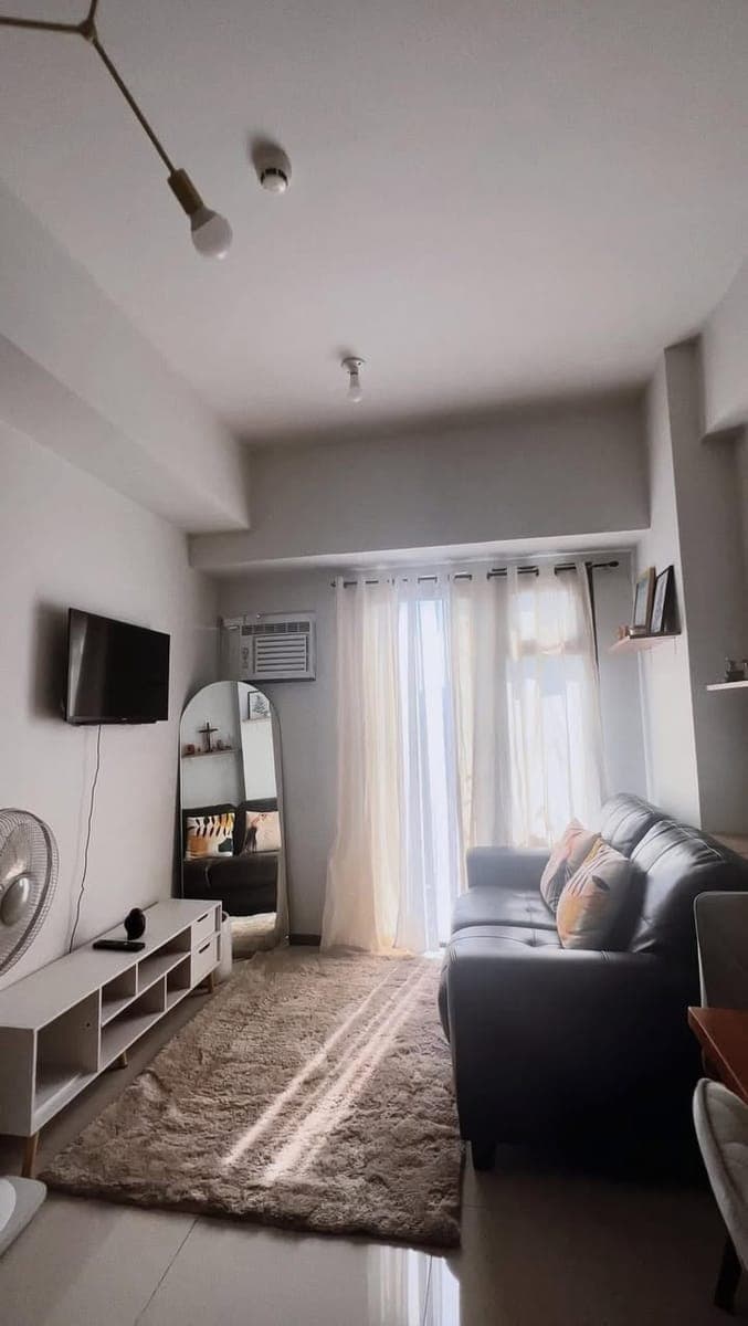 1 BEDROOM with Balcony Fully Furnished UNIT for RENT! - photo 1