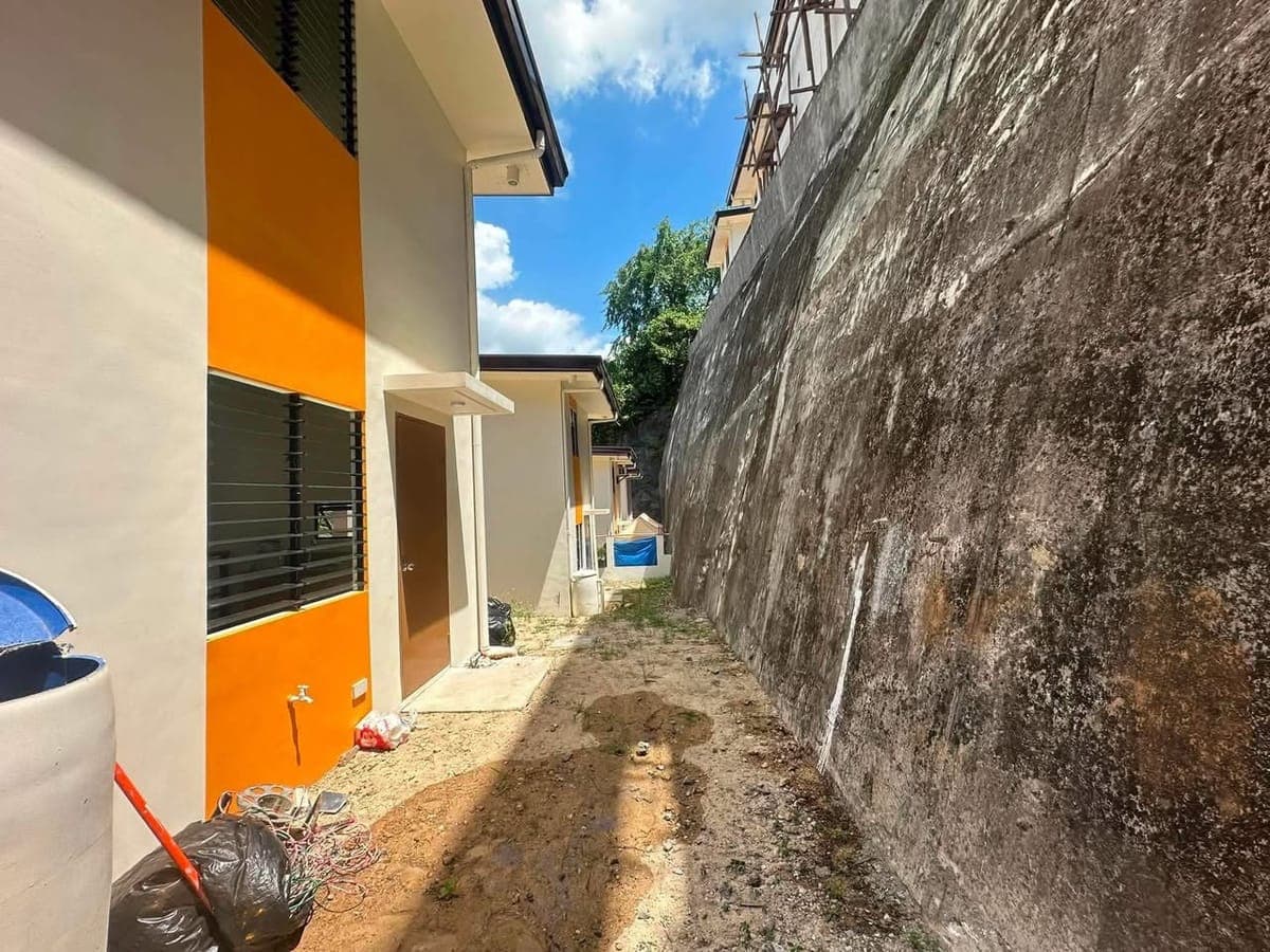FOR RENT – Brand New and Single Detached House & Lot - photo 3